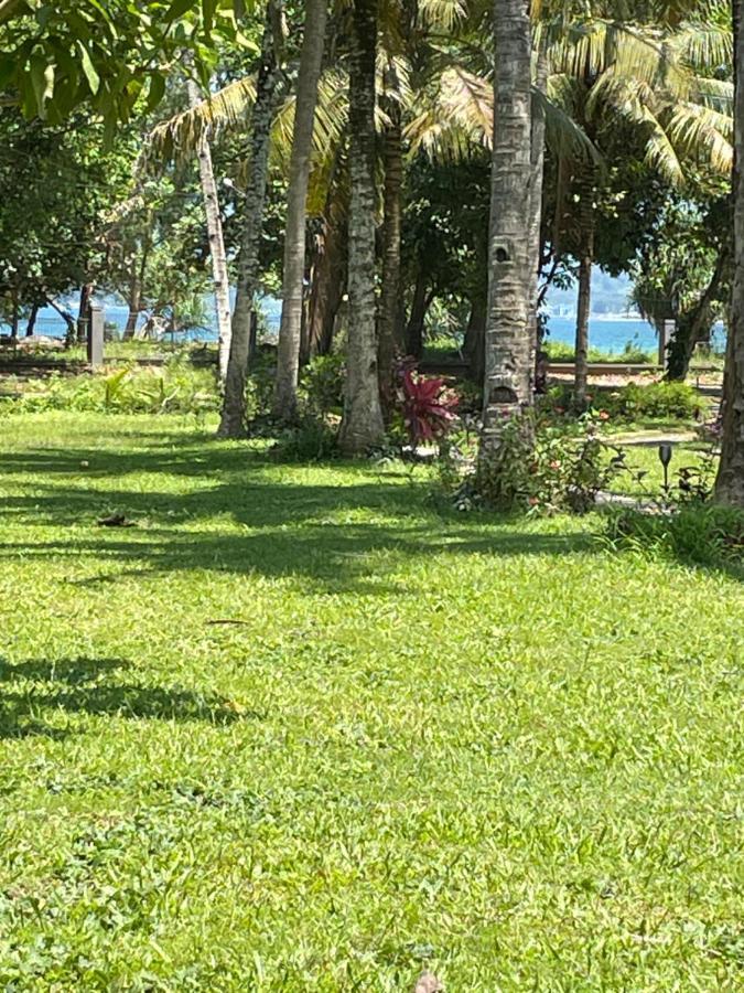 Red Island Villas Banyuwangi  Luaran gambar