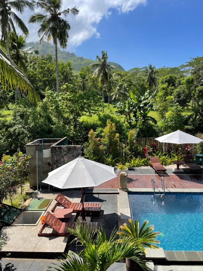 Red Island Villas Banyuwangi  Luaran gambar