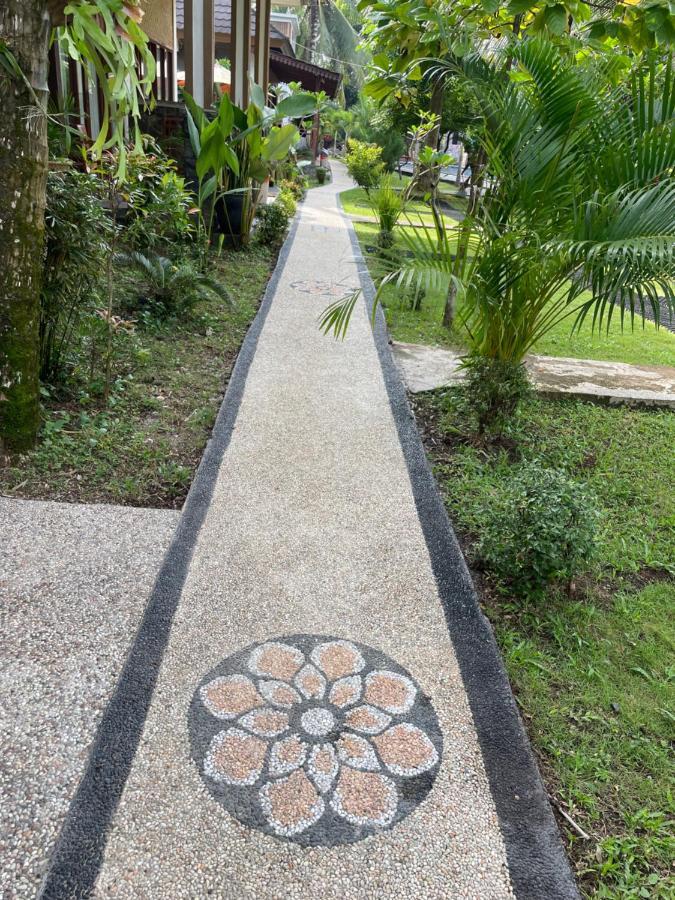 Red Island Villas Banyuwangi  Luaran gambar