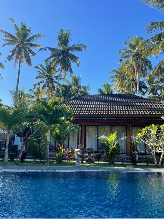 Red Island Villas Banyuwangi  Luaran gambar