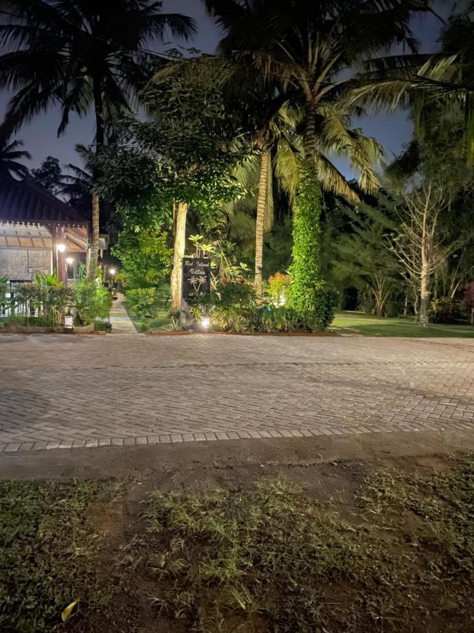 Red Island Villas Banyuwangi  Luaran gambar