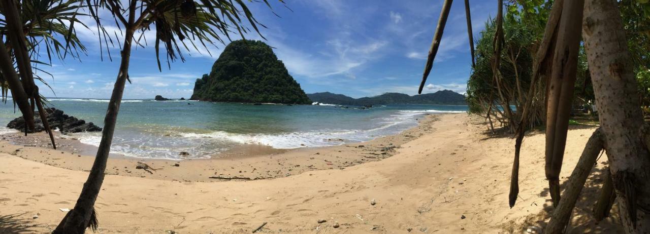 Red Island Villas Banyuwangi  Luaran gambar