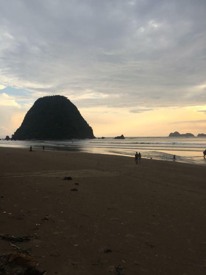 Red Island Villas Banyuwangi  Luaran gambar